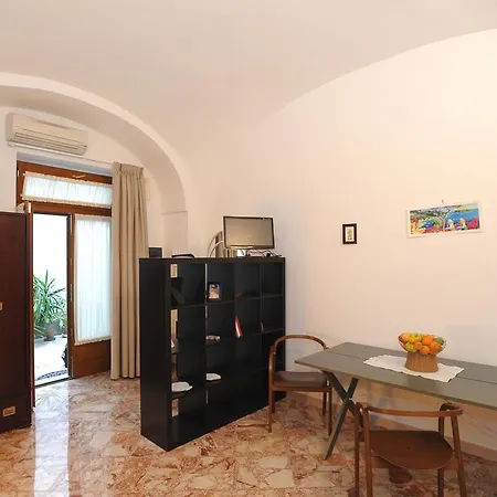 Guest house Con Vista 2*